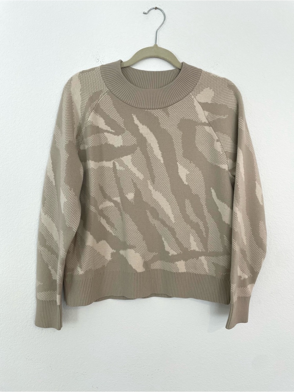Athleta Beige Camouflage Knit Crewneck Sweater - Women